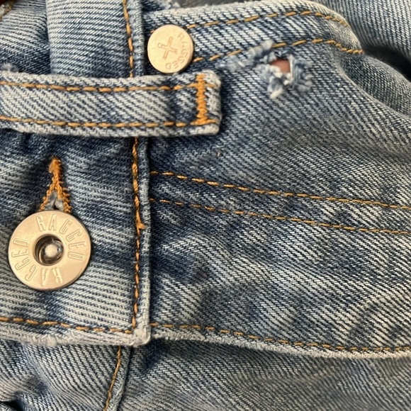 The Ragged Priest MOM JEANS IN LIGHT WASH DENIM-BLUES - Picture 7 of 14